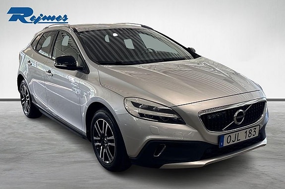 Volvo V40 Cross Country 29 of 30