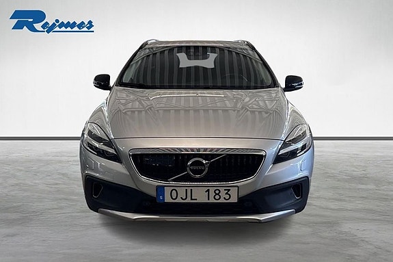 Volvo V40 Cross Country 3 of 30