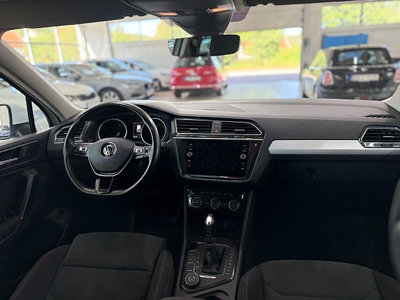 Volkswagen Tiguan 12 of 18
