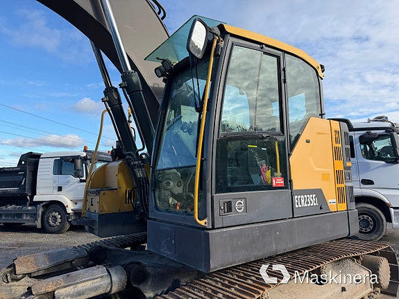 Grävmaskin Volvo ECR235EL 10 of 27