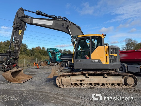 Grävmaskin Volvo ECR235EL 9 of 27