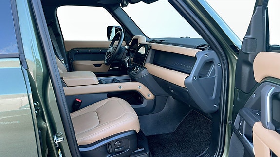 Land Rover Defender 90 3 of 9