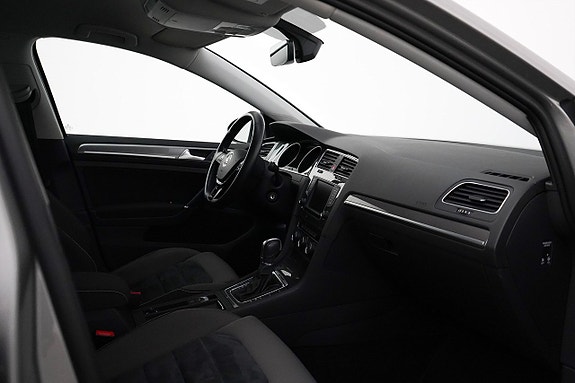 Volkswagen Golf Alltrack 16 of 23