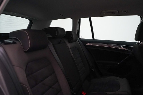 Volkswagen Golf Alltrack 17 of 23