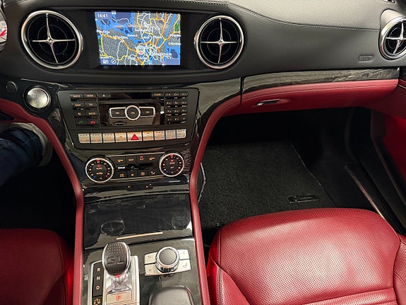 Mercedes-Benz SL350 14 of 16