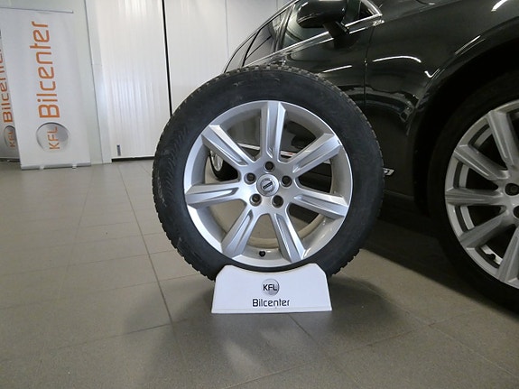 Volvo V90 2 of 27
