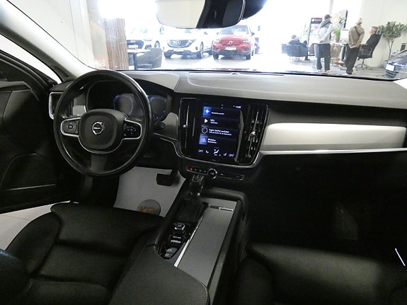 Volvo V90 16 of 27