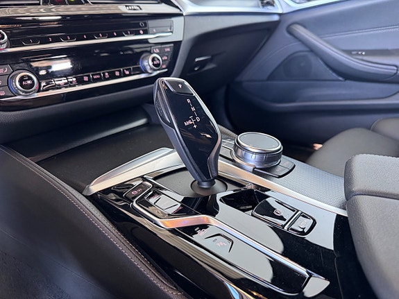 BMW 530e 10 of 14