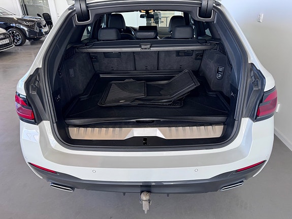 BMW 530e 4 of 14