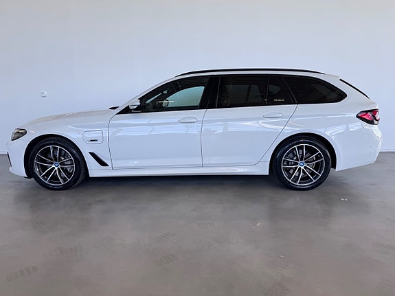 BMW 530e 2 of 14
