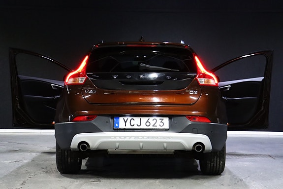Volvo V40 Cross Country 5 of 30
