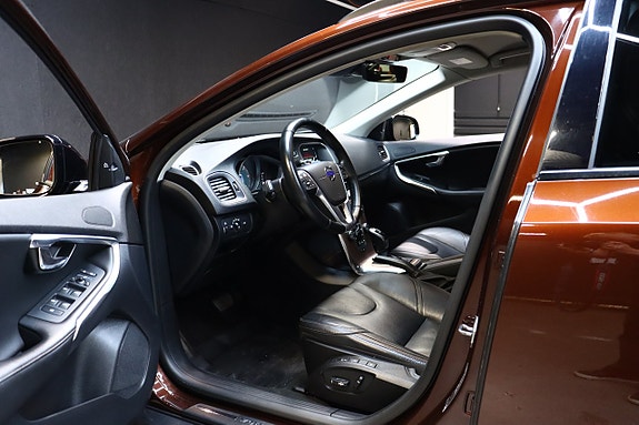Volvo V40 Cross Country 8 of 30