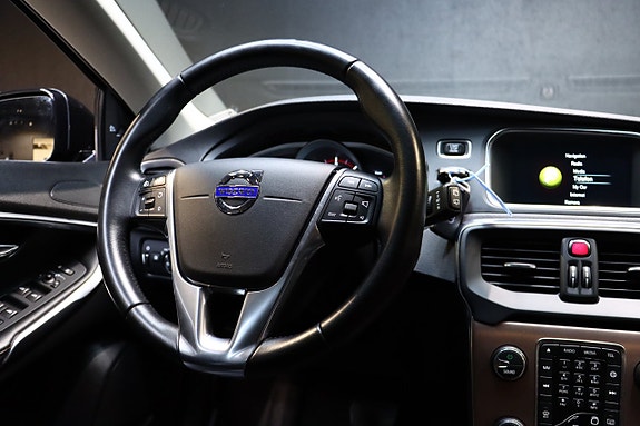 Volvo V40 Cross Country 18 of 30