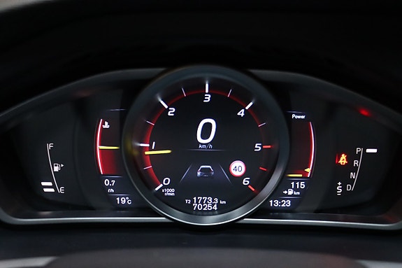 Volvo V40 Cross Country 20 of 30