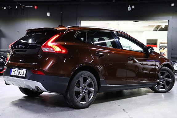 Volvo V40 Cross Country 4 of 30