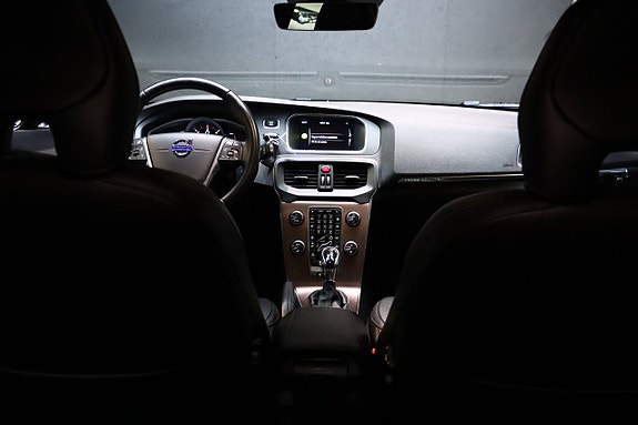 Volvo V40 Cross Country 16 of 30