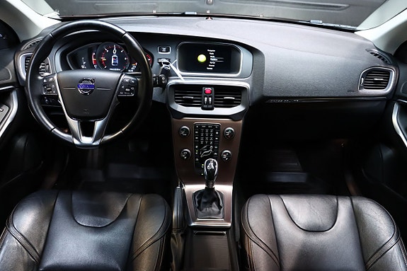 Volvo V40 Cross Country 17 of 30