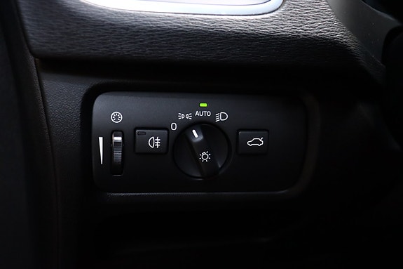 Volvo V40 Cross Country 30 of 30