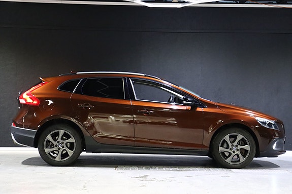 Volvo V40 Cross Country 7 of 30