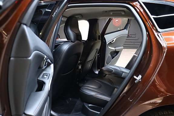 Volvo V40 Cross Country 12 of 30