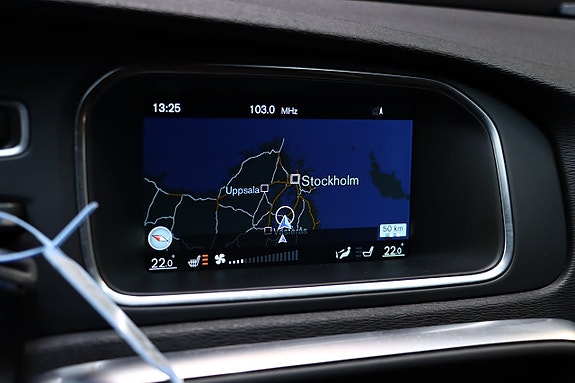 Volvo V40 Cross Country 26 of 30