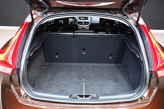 Volvo V40 Cross Country 15 of 30