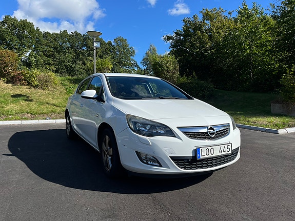 Opel Astra 2 of 10