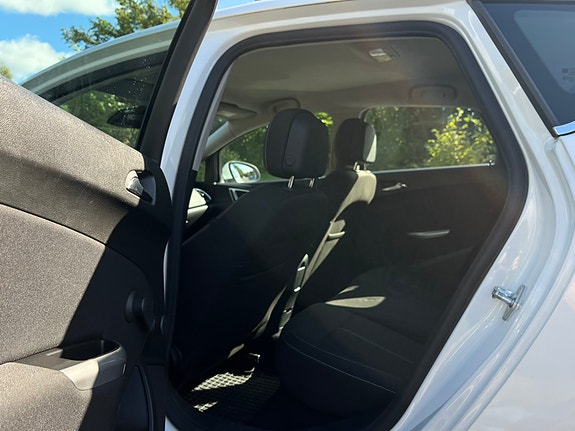 Opel Astra 9 of 10