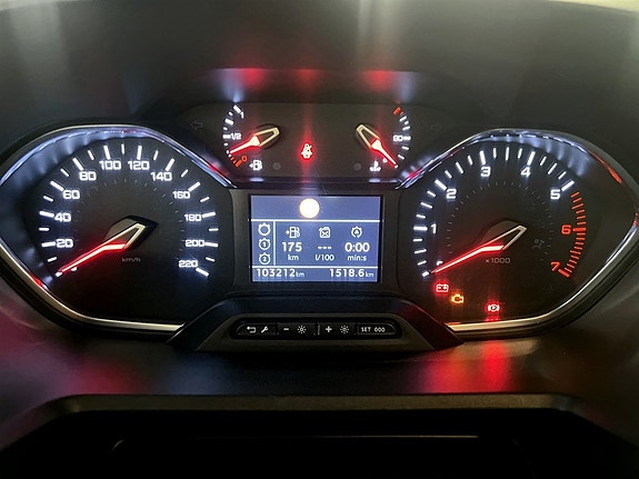 Peugeot Rifter 8 of 15