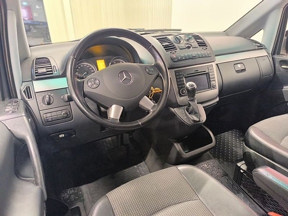 Mercedes-Benz Viano 7 of 10