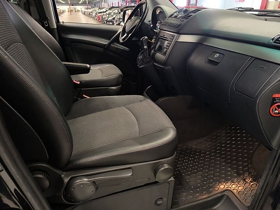Mercedes-Benz Viano 10 of 10