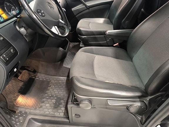 Mercedes-Benz Viano 6 of 10