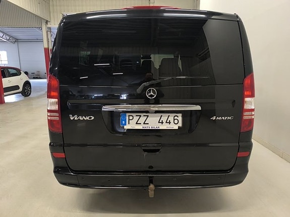 Mercedes-Benz Viano 5 of 10