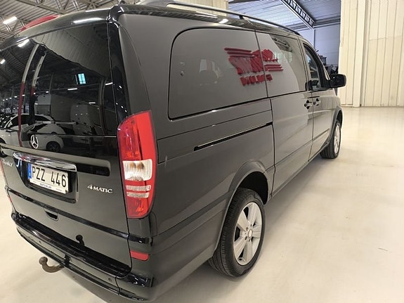 Mercedes-Benz Viano 4 of 10