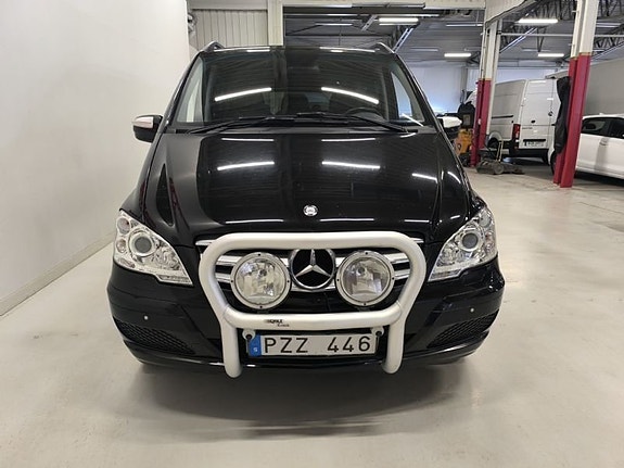 Mercedes-Benz Viano 2 of 10