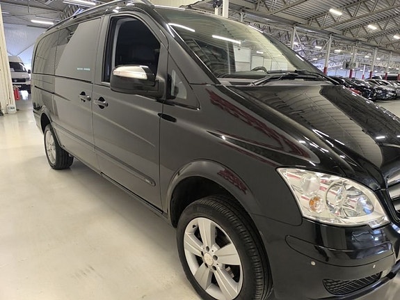 Mercedes-Benz Viano 3 of 10
