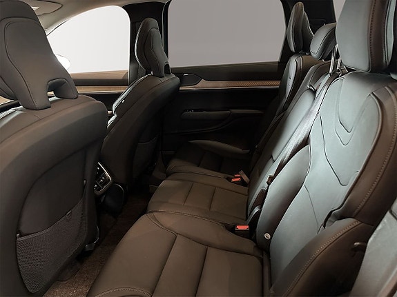Volvo EX90 7 of 15
