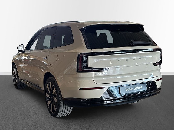 Volvo EX90 2 of 15