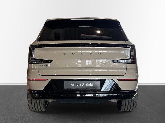 Volvo EX90 8 of 15