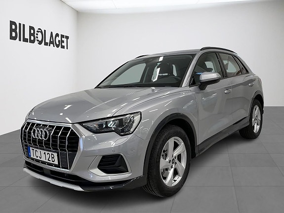 Audi Q3 2 of 15