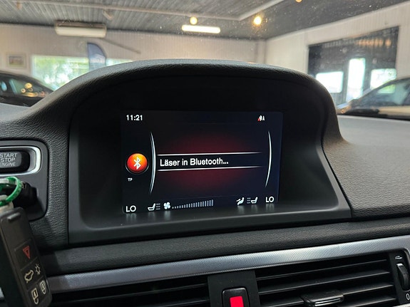 Volvo V70 12 of 16