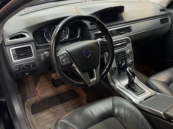 Volvo V70 7 of 16