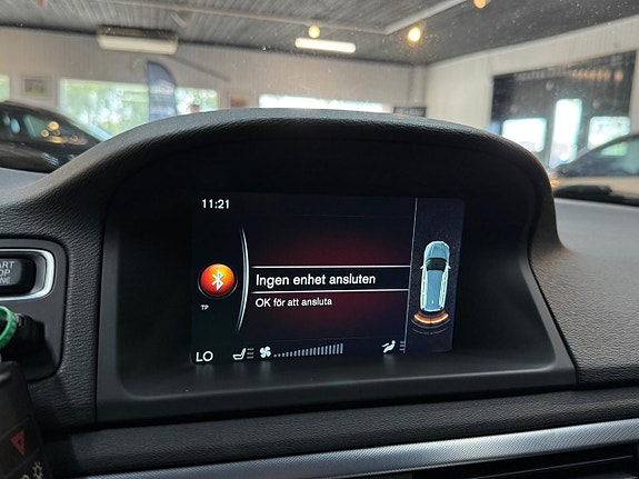 Volvo V70 11 of 16