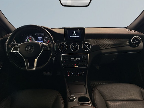 Mercedes-Benz GLA220 8 of 22