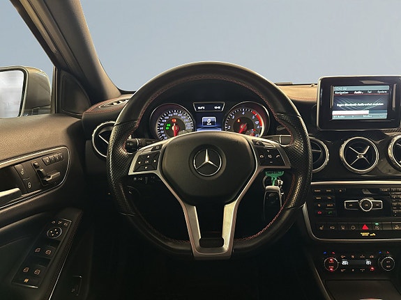 Mercedes-Benz GLA220 9 of 22