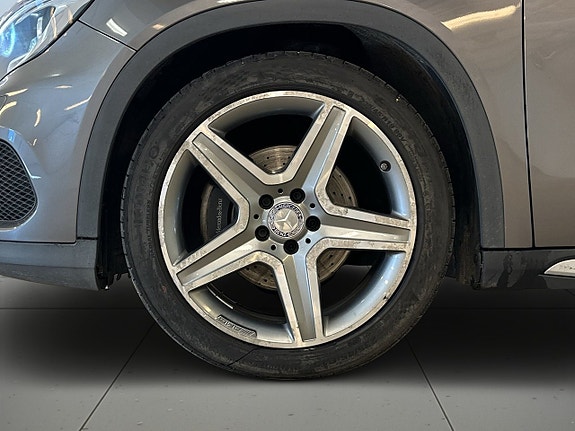 Mercedes-Benz GLA220 14 of 22