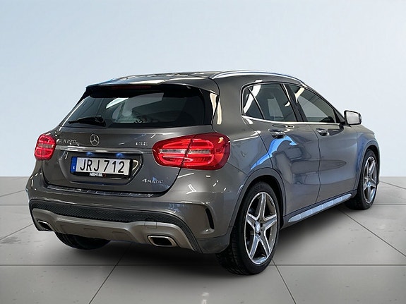 Mercedes-Benz GLA220 6 of 22