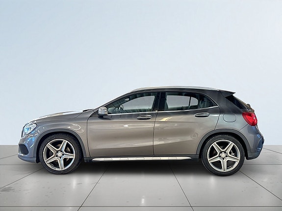 Mercedes-Benz GLA220 4 of 22