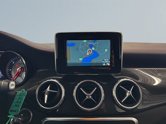 Mercedes-Benz GLA220 11 of 22