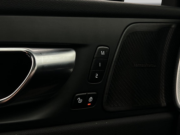 Volvo XC60 19 of 30